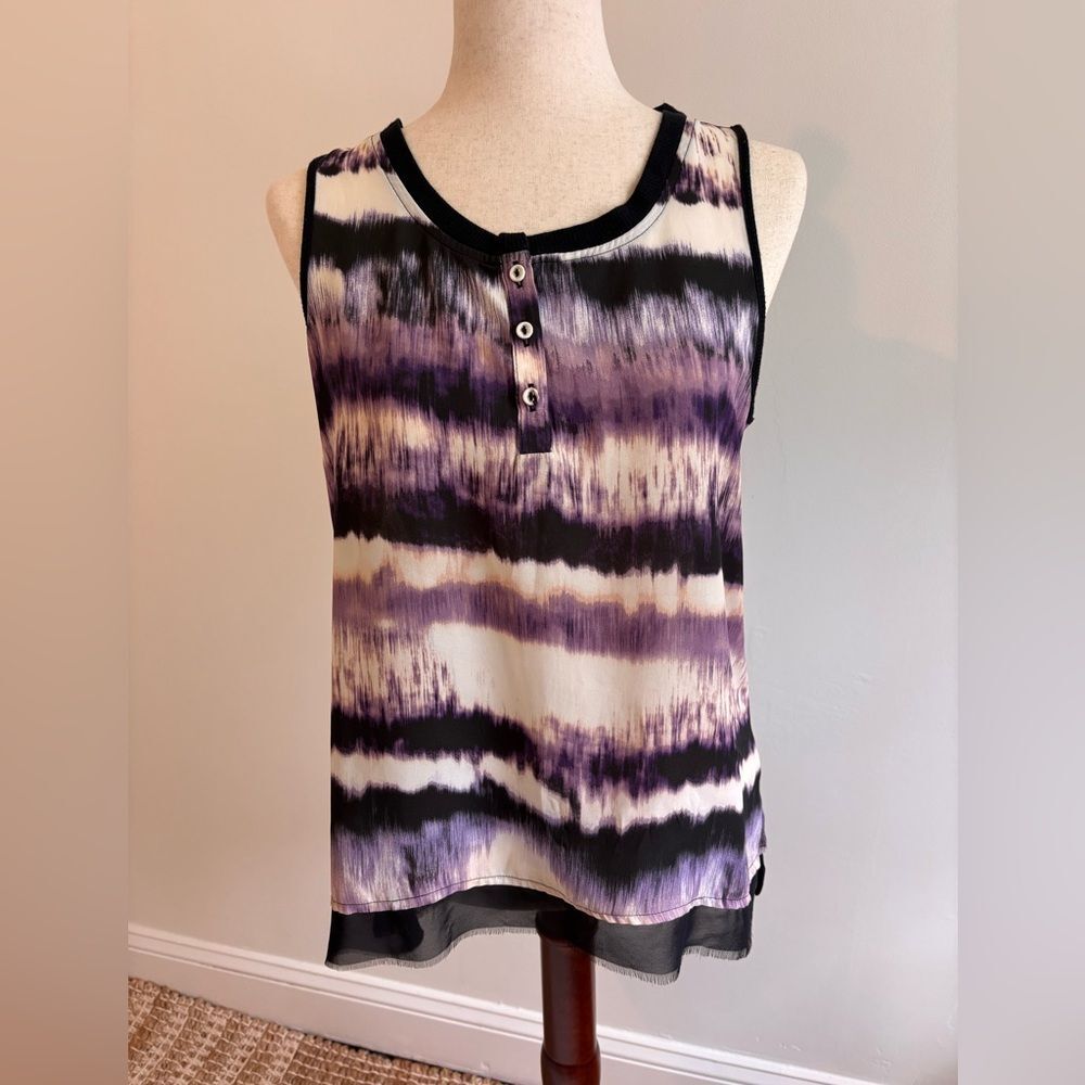 Simply Vera Purple/lavender sleeveless blouse